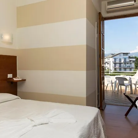 Hotel La Pineta Di Marinella 2*